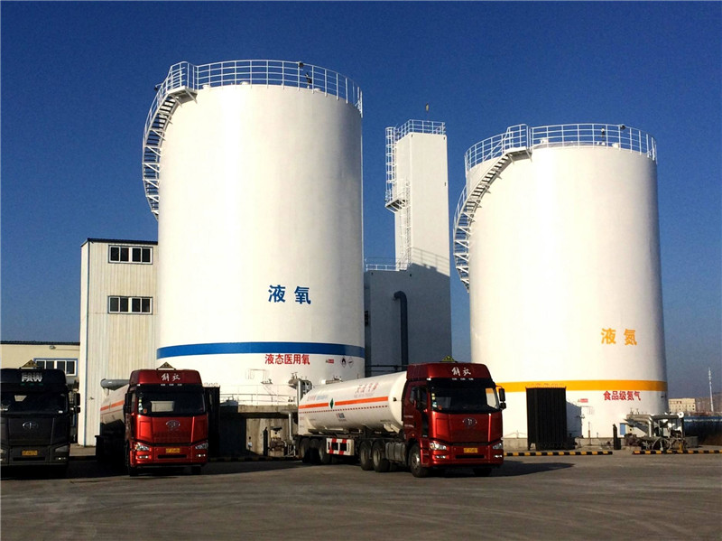 液氧罐配有無線差壓式液位變送器，無線浮子液位開關和無線溫度變送器